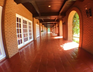 Lobby 2 Fort Ilocandia Resort Hotel