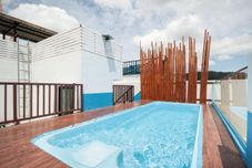 Swimming Pool Fin Hostel
