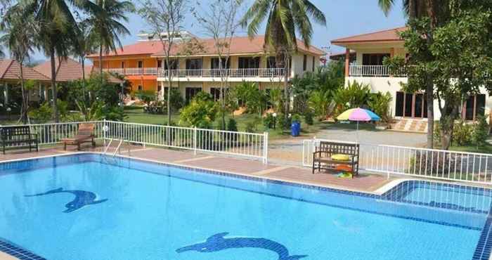 Swimming Pool Pranmanee Beach Resort 