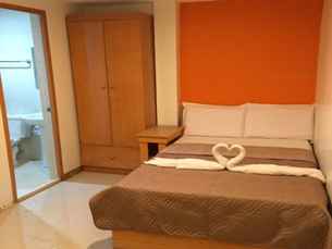 Stone House Pasay, THB 562.80