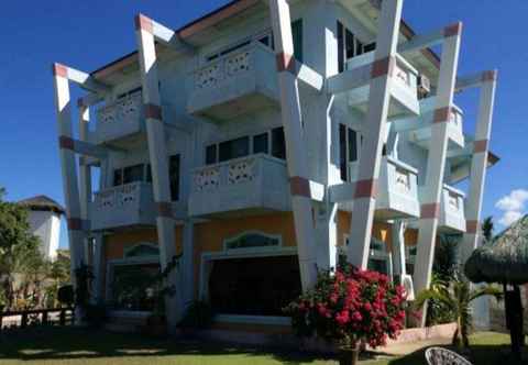 Exterior North Shores Beach Resort