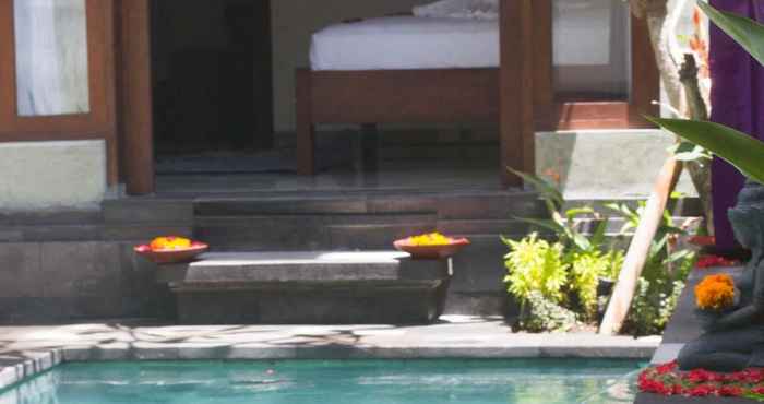 Swimming Pool Villa Kubu Arya