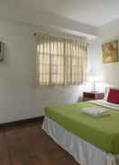 BEDROOM RedDoorz @ Broadway Court Apartelle Quezon City