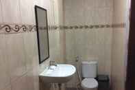 In-room Bathroom Bima Homestay