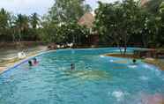 สระว่ายน้ำ 5 Amphawa Club Resort