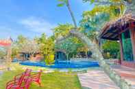 Swimming Pool Amphawa Club Resort