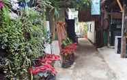 Bên ngoài 5 NR Homestay Amphawa