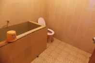 Toilet Kamar Homestay Firdaus 1 Gunung Bromo