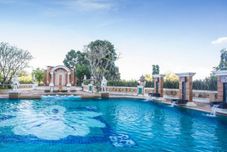 Swimming Pool Furama Chiang Mai