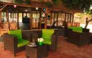 Lobi 6 Bumbangku Beach Cottages Bar & Restaurant