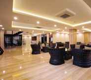 Lobby 5 Verse Hotel Cirebon