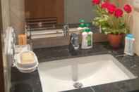 In-room Bathroom Jasmine Mansion Apartment Tower Dorada 15Th Floor (JD 151)