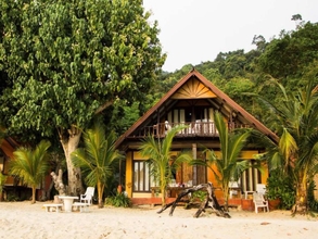 Exterior 4 White Sand Beach Resort