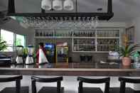 Bar, Cafe and Lounge West Loch Park Hotel Santo Domingo