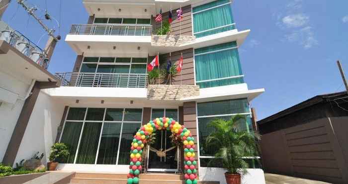 Exterior West Loch Park Hotel Santo Domingo