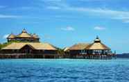 Lobi 4 Huma Island Resort and Spa