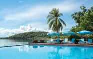 Kolam Renang 2 Huma Island Resort and Spa