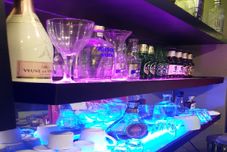 バー、カフェ、およびラウンジ T5 Suites @ Pattaya