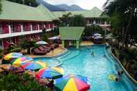 Kolam Renang Cookies Hotel