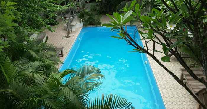 Swimming Pool TR Residence