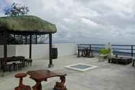 Bar, Cafe and Lounge Cabins by Eco Hotel Tagaytay