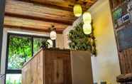 ล็อบบี้ 2 Cabins by Eco Hotel Tagaytay