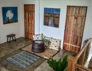 ล็อบบี้ 2 Cabins by Eco Hotel Tagaytay