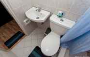 Toilet Kamar 6 Casa Consuelo Transient House