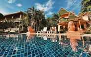 Kolam Renang 4 Coconut Beach Resort