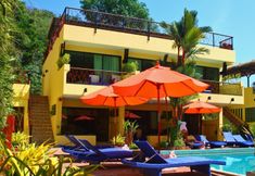 สระว่ายน้ำ 2 CC's Hideaway Hotel