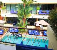 Swimming Pool 5 CC's Hideaway Hotel