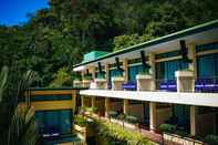 Bangunan CC's Hideaway Hotel