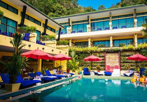 สระว่ายน้ำ CC's Hideaway Hotel