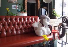 Lobi 4 Hipstel Hostel & Bistro @ 55