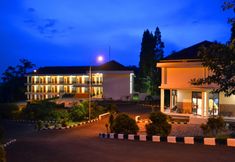 Exterior 2 Ken Raudhah Inn