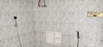 In-room Bathroom 2 Green Homestay Syariah Bandung