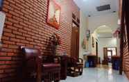 Lobby 6 Arinda Guest House Syariah