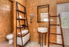 ห้องน้ำภายในห้อง 6 Sanae Beach Hua Hin