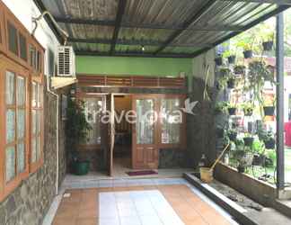 ภายนอกอาคาร 2 Hatiga Homestay near Kebun Raya Bogor &  Botani Square