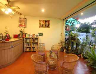 Sảnh chờ 2 Chada Guesthouse