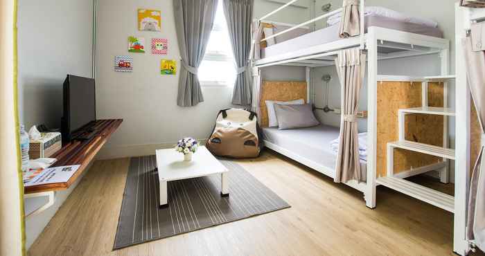 Lobi Cubic Bangkok Hostel