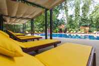 Kolam Renang Tropica Bungalow Hotel