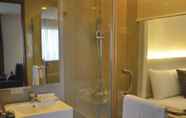 Toilet Kamar 6 Imperial Palace Suites