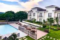 Swimming Pool Thunderbird Resorts & Casinos – Rizal