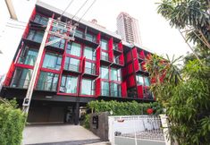 Exterior 6 Sleep Box Sukhumvit 22