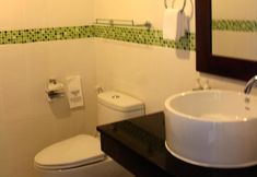 In-room Bathroom 7 The Mareeya Place