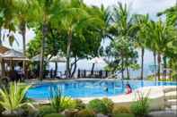 Kolam Renang Camayan Beach Resort and Hotel