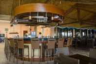 Bar, Cafe and Lounge Camayan Beach Resort and Hotel