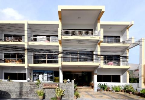 外観 Deng's Kamala Beach Resort