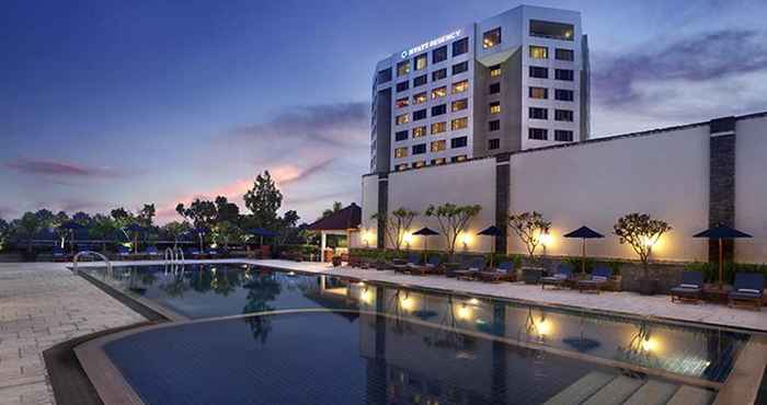 Kolam Renang Hotel Rocky